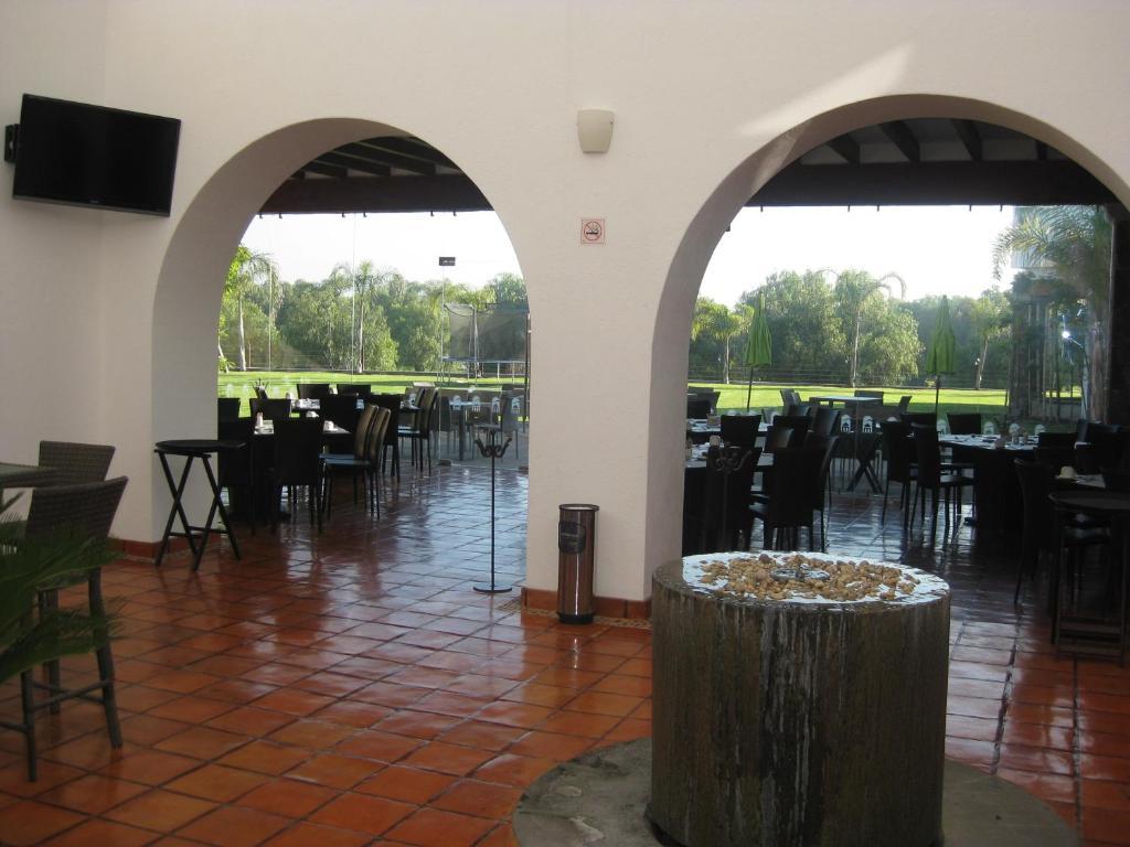 Hotel Villa Mexicana Golf & Equestrian Resort วิลลา เดล ปูเอปลิโต ภายนอก รูปภาพ
